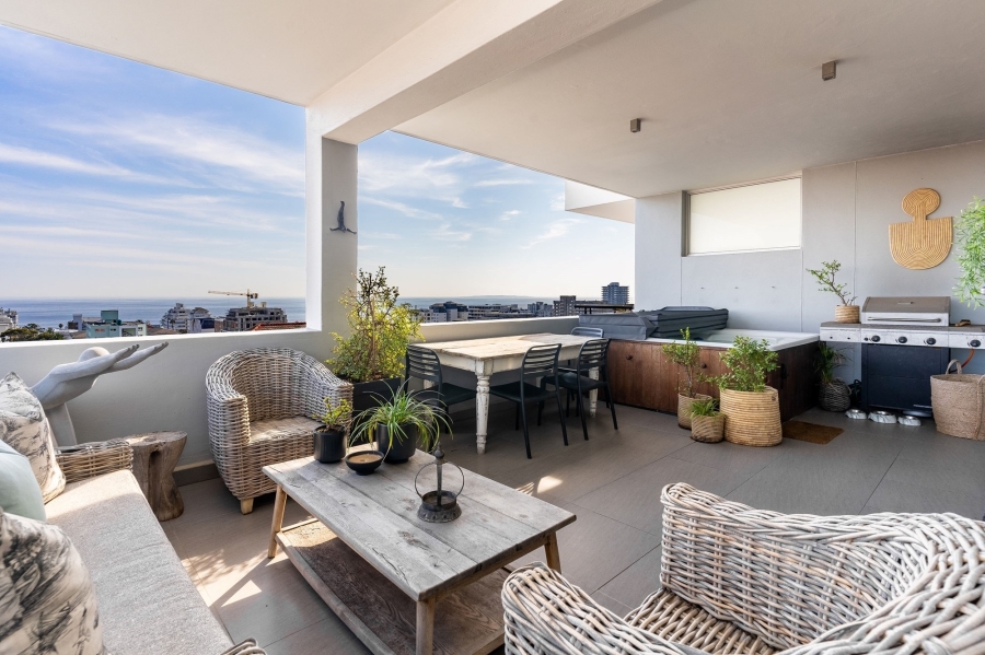 2 Bedroom Property for Sale in Sea Point Western Cape